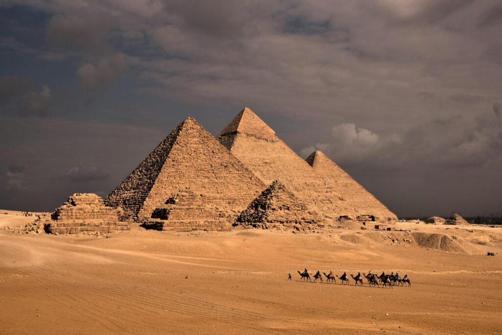 Giza Travel Guide: 12 Must-Visit Attractions, Pyramid Views & Local Experiences